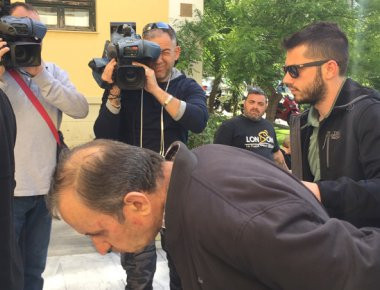 Συγκλονιστικές μαρτυρίες για το έγκλημα στην Αγία Βαρβάρα: «Μου είπε ότι του πήραν το παιδί σαν να ήταν κινητό» (βίντεο)